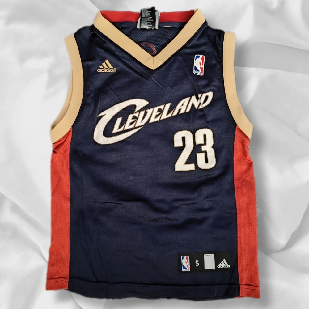 Vintage LeBron James Cleveland Cavaliers  Adidas jersey, youth sz. Small/8